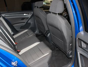 Volkswagen Golf - 9