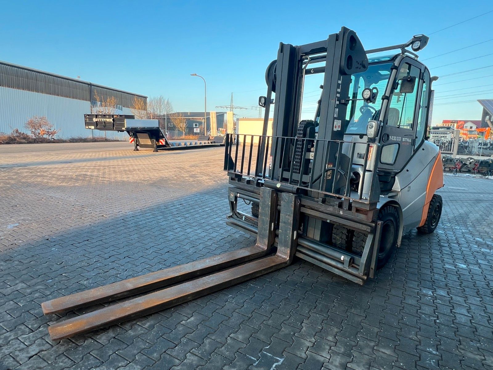 Fahrzeugabbildung Still RX70-80 / Duplex: 4.70m! / Zinkenversteller / SS