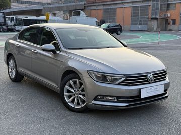 Volkswagen Passat - 1