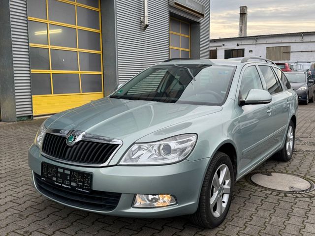 Skoda Octavia Combi Family AHK. Sitzh. PDC. Klima