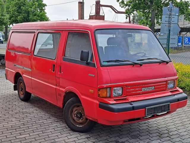 Mazda E 2200