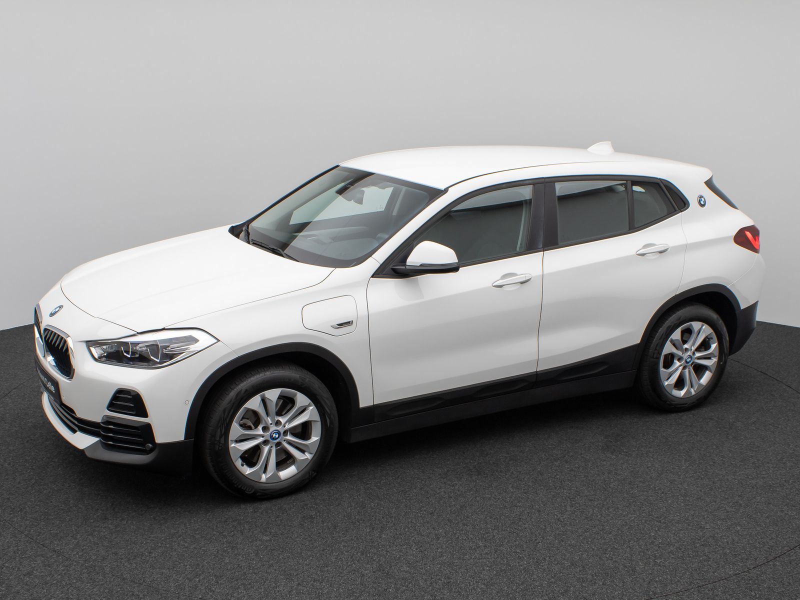 Fahrzeugabbildung BMW X2 xD25e DAB Navi Parkassist Geschwindigkeitsreg