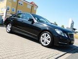 Mercedes-Benz E 220 CDI Avantgarde Aut.*Navi*Xenon*SHZ*PDC*AHK - Mercedes-Benz E 220 aus 2012 mit Diesel-Antrieb: Limousine