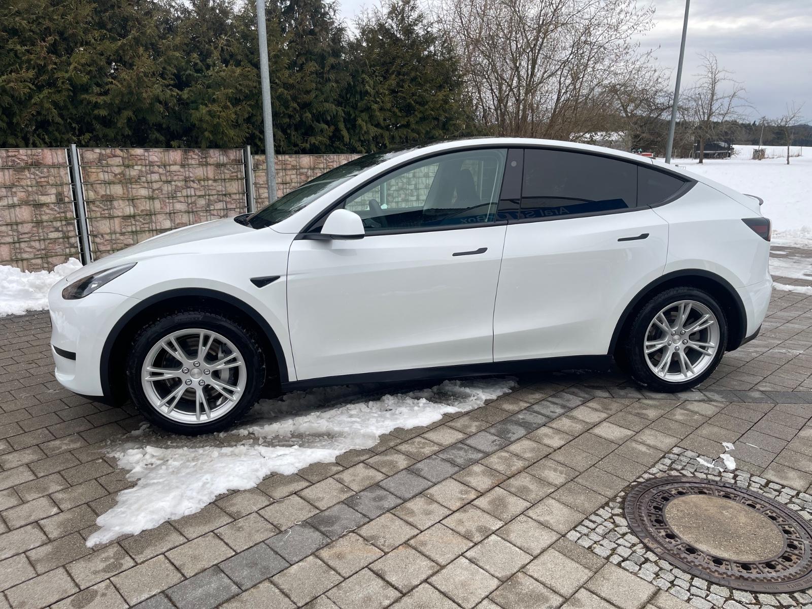 Tesla Model Y Basis RWD, top Fahrzeug, inkl.Mwst.