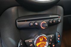 Fahrzeugabbildung MINI Cooper S CLUBMAN  NAVI/SHZ/SPORT/XENON/PANO./PDC