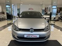Volkswagen Golf 1.6TDI DSG/PDC/SHZ/Allwetter/Scheckheft. bei Bilicar