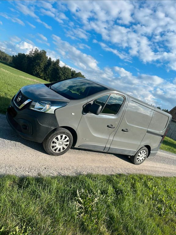 Image of Nissan NV300