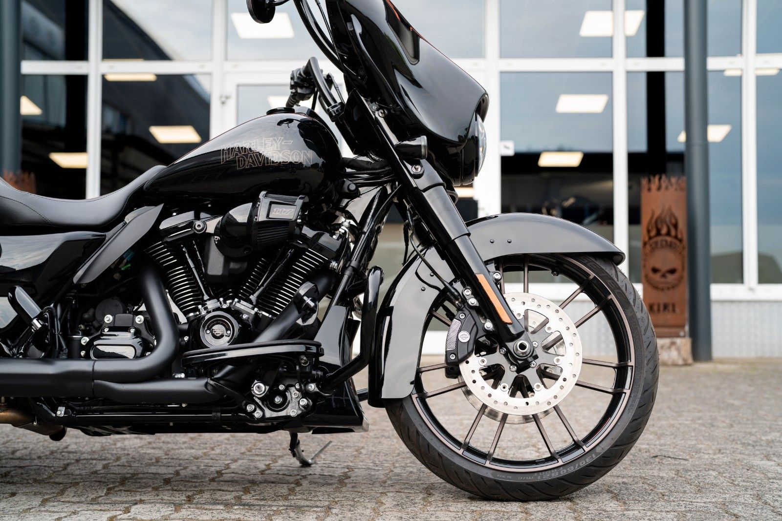 Fahrzeugabbildung Harley-Davidson FLHXST STREET GLIDE ST 117 -Kesstech-
