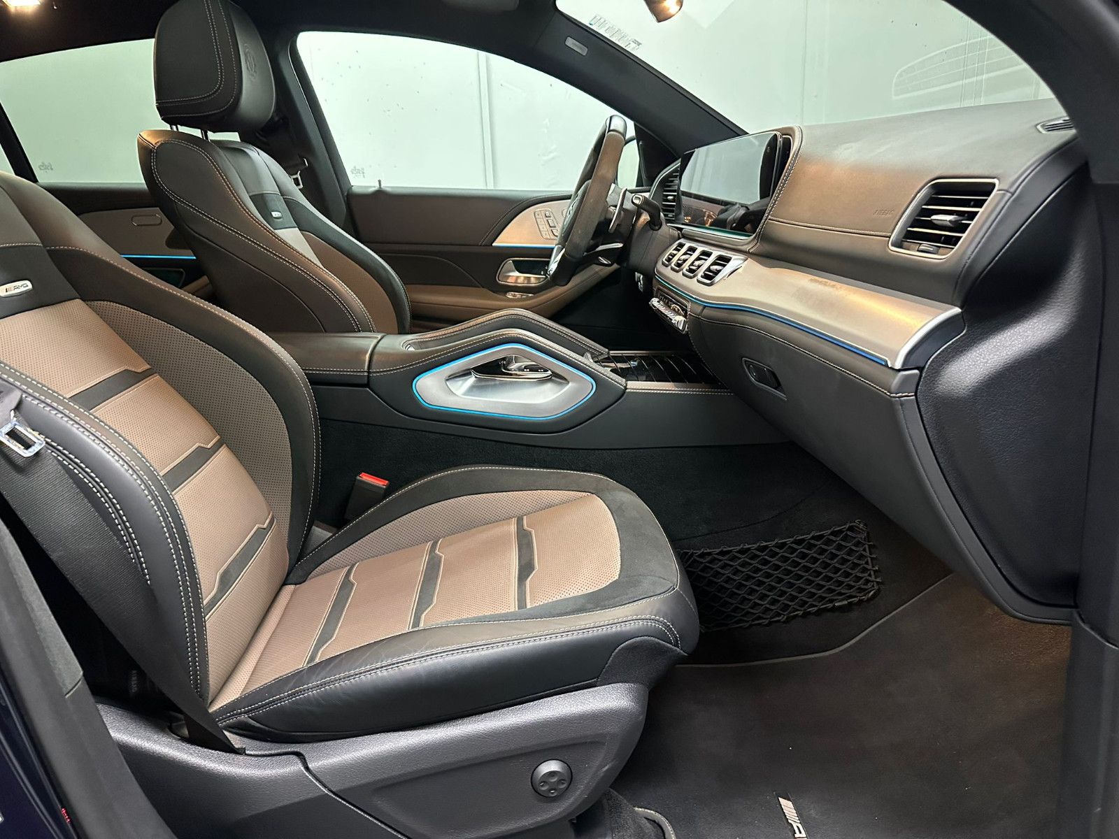 Fahrzeugabbildung Mercedes-Benz GLE 63 S 4MATIC+ *PANORAMA*NIGHT*VMAX*MULITBEAM*