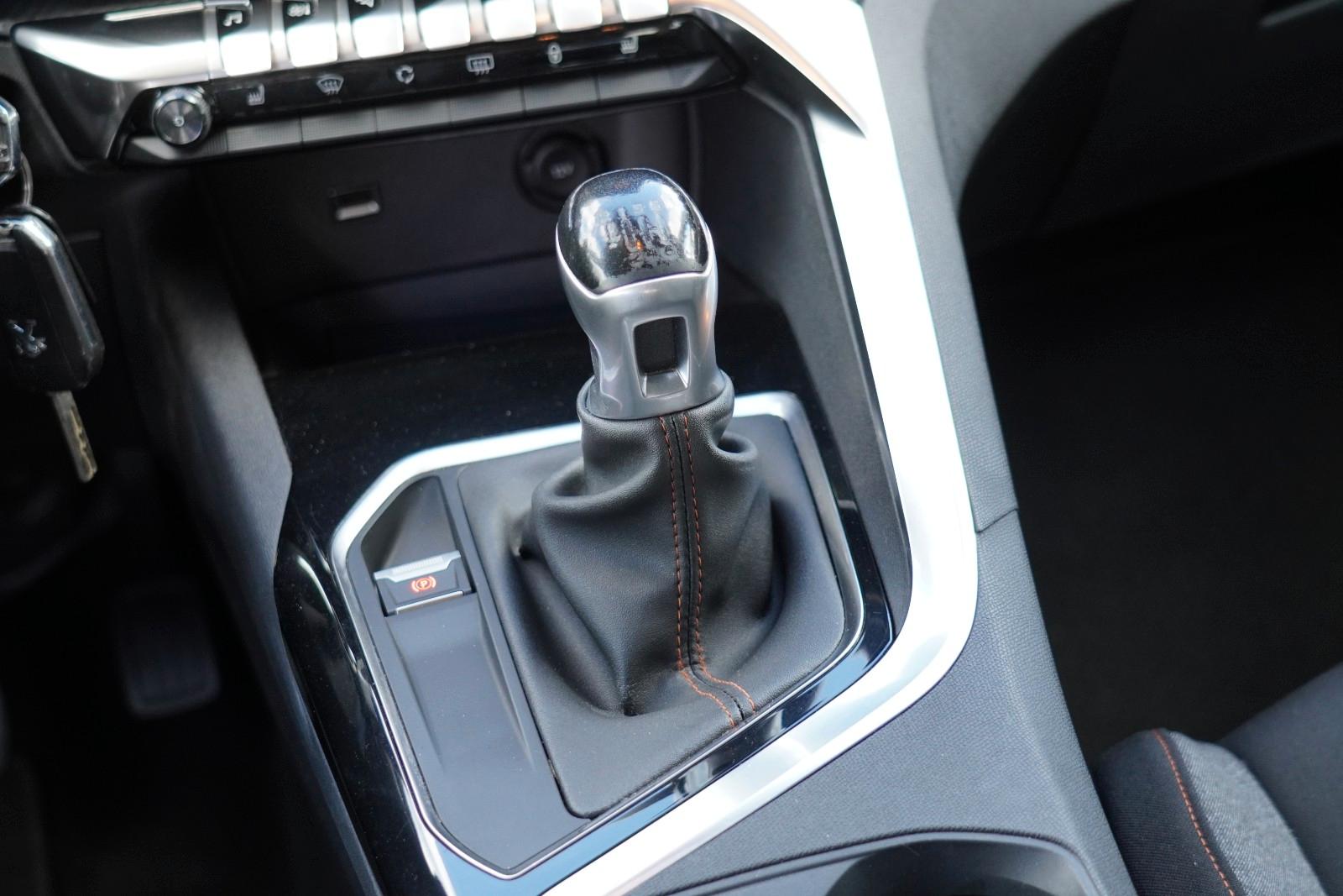 Peugeot 3008 Active MIT 3 JAHREN GARANTIE !!!