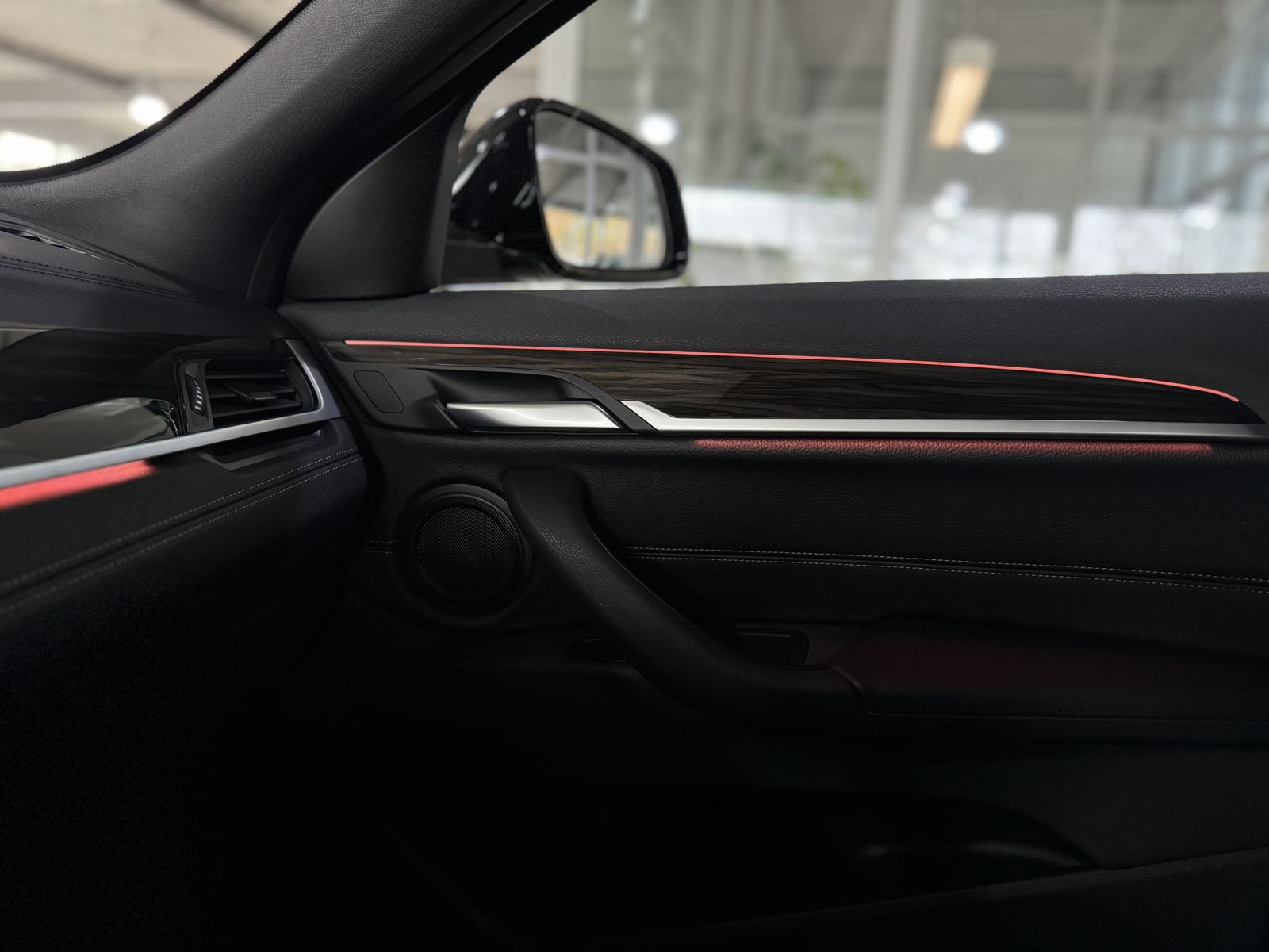 Fahrzeugabbildung BMW X2 xD25e M Sport Kamera HUD DAB Navi+ Alarm19"