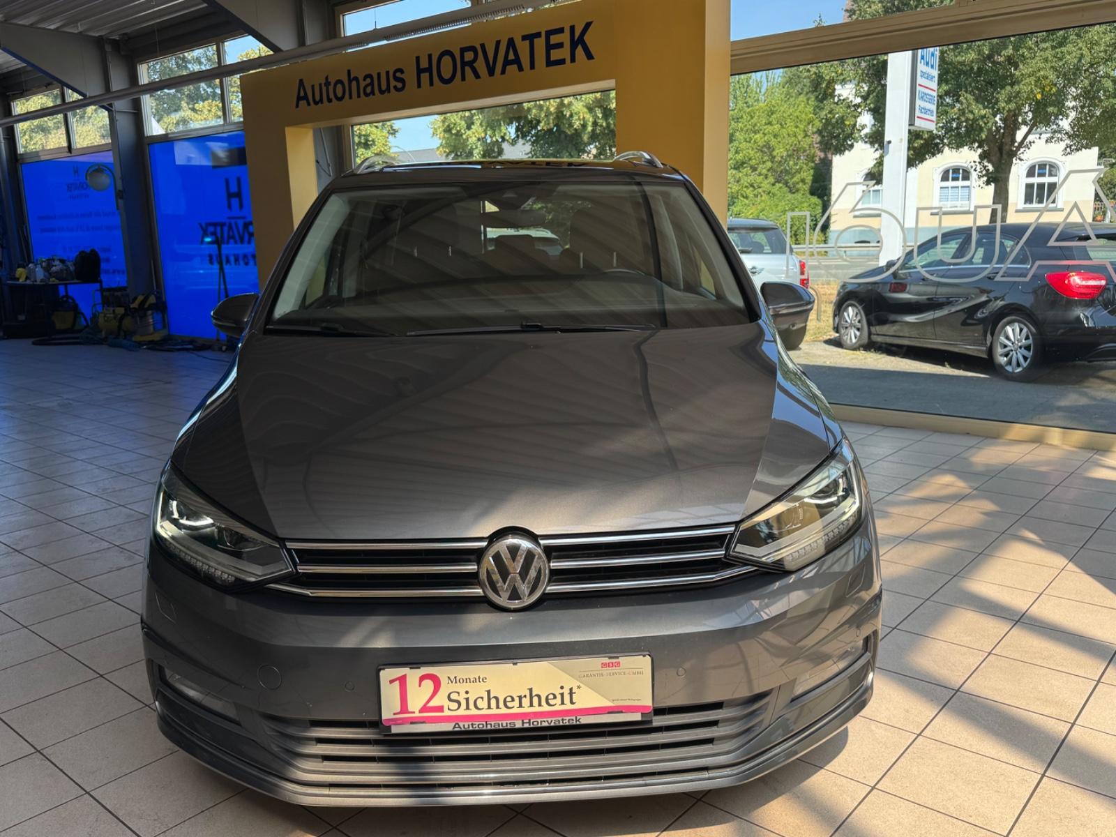Volkswagen Touran*Navi*PDC*AHK*LED*1. Hd*Scheckheft*