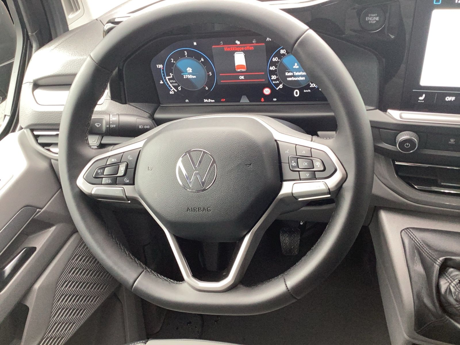 Fahrzeugabbildung Volkswagen T7 Transporter Kasten TDI 81 kW KR PDK LANE ASSI