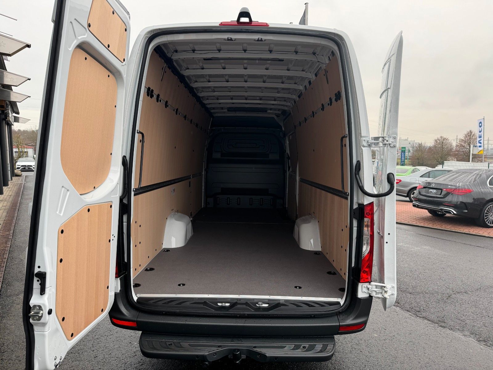 Fahrzeugabbildung Mercedes-Benz Sprinter 317 CDI Extralang AHK Klima Kamera