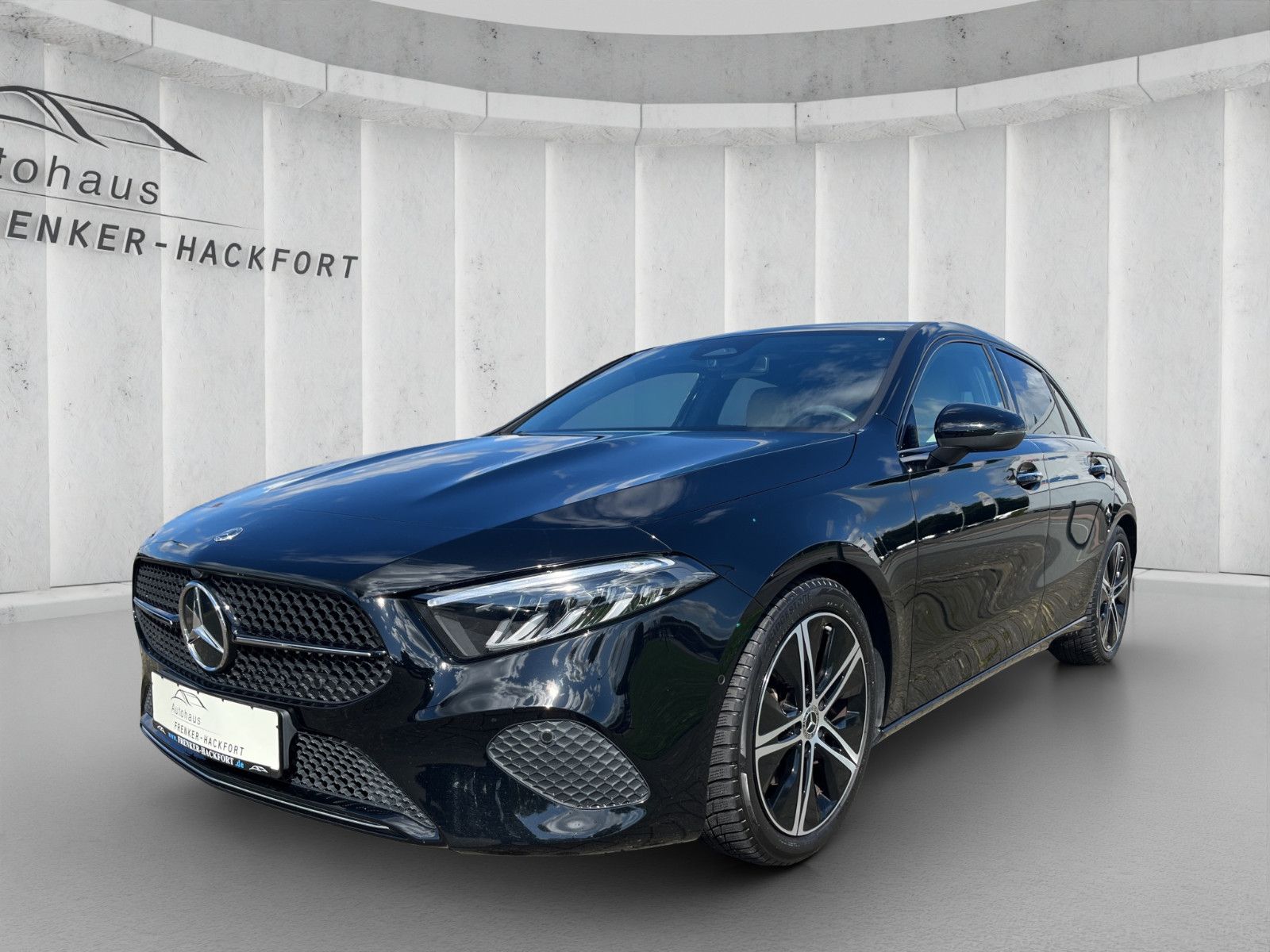 Mercedes-Benz A 180 Progressive Distronic Night 18 Advanced foto 3