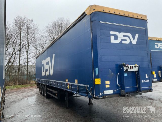 Schmitz Cargobull Semi Curtainsider Standard Lift