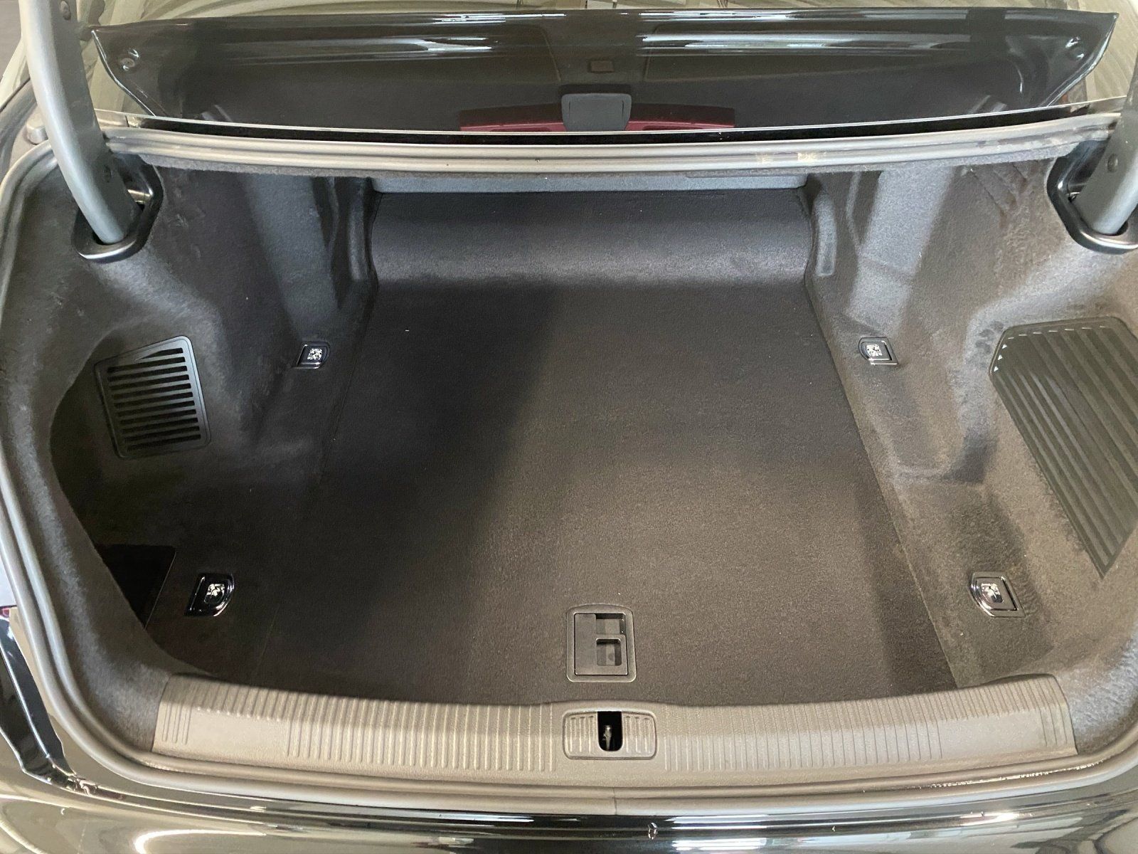 Audi S8 - Bild 17