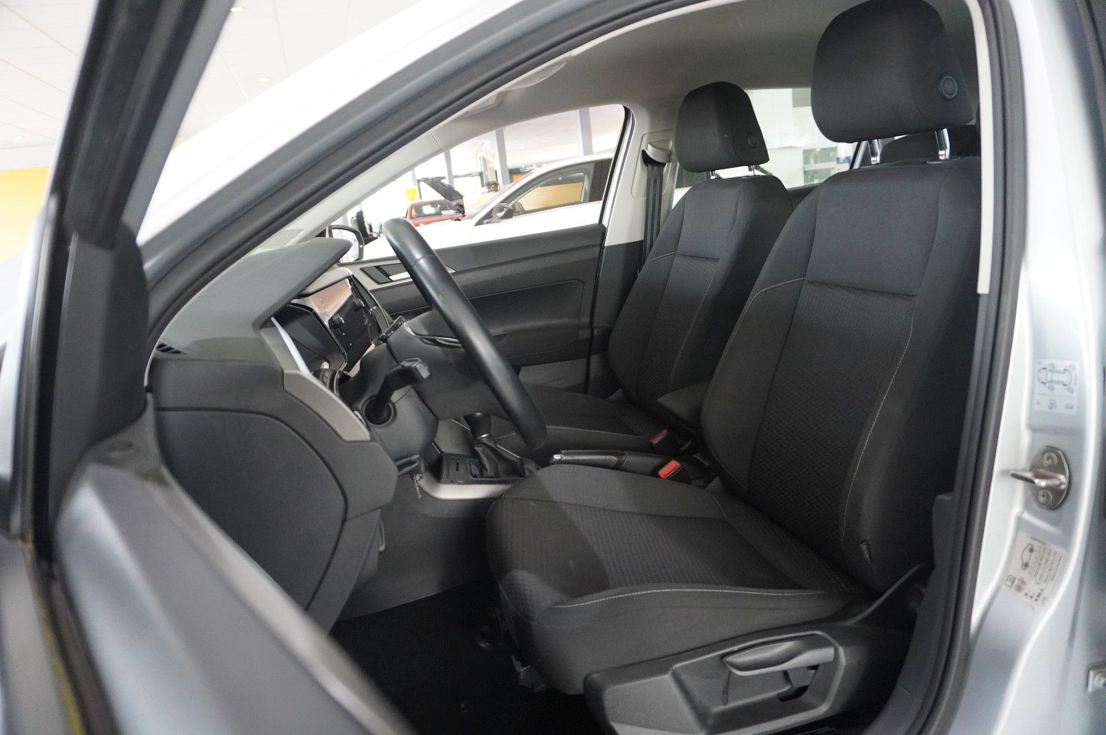 Fahrzeugabbildung Volkswagen Polo VI 1.0 TSI COMFORTLINE LED/KLIMA/SHZ/USB