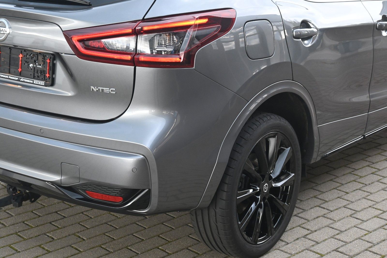 Fahrzeugabbildung Nissan Qashqai 1.3 DIG-T N-Tec*LED*DAB*360