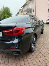 BMW X6 M50 M50d B&O Softclose Standheizung - BMW X6 M50 von privat
