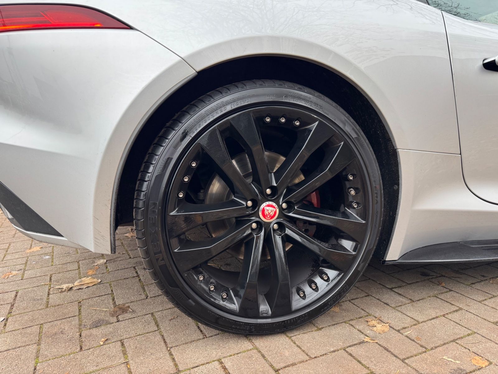 Fahrzeugabbildung Jaguar F-Type*PANO*CAM*XENON*MEMORY*LEDER