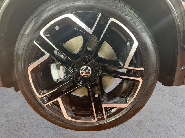 Tiguan 1.5 eTSI DSG R LINE IQ.LIGHT+AHK+HUD+PANO