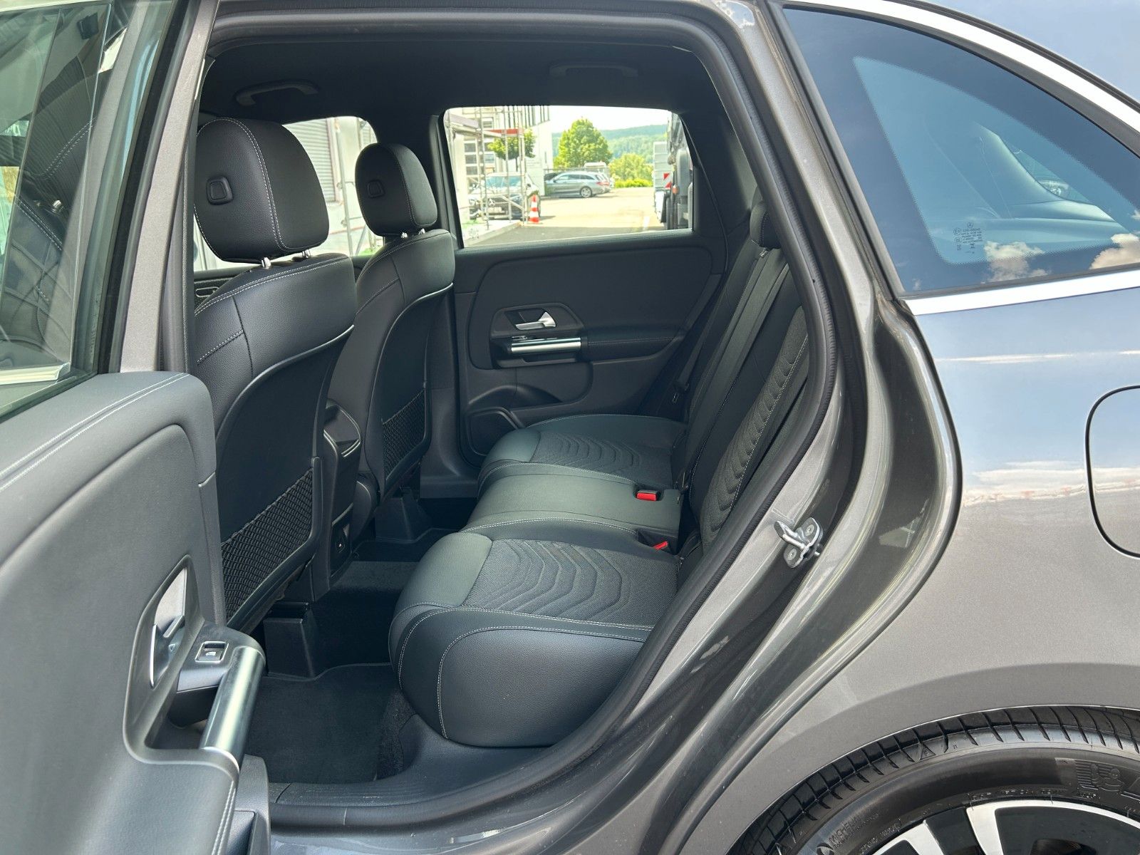 Fahrzeugabbildung Mercedes-Benz B 180 Progressive+PARK+SPIEGEL+LED+DAB+DIGITAL