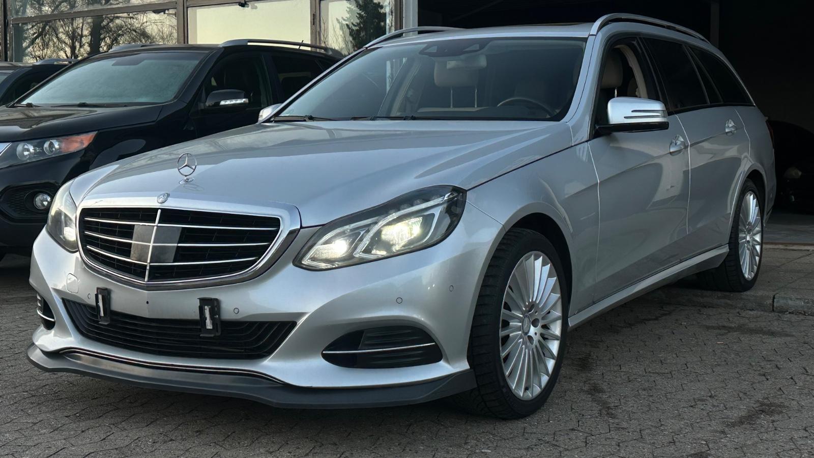 Mercedes-Benz E350BlueEfficiency Distronic+ AMG Vollaustattung