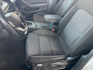 Volkswagen Passat - 8