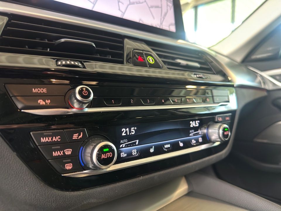 BMW 530i xDrive Touring Pano HUD AHK H&K DrAssProf foto 16