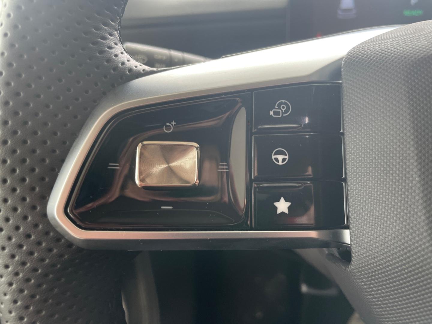 MG4 EV Urban MG PREMIUM 54kWh*WäPu*360Grad*NAV*C