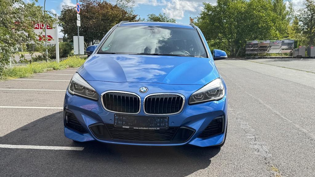 BMW 225