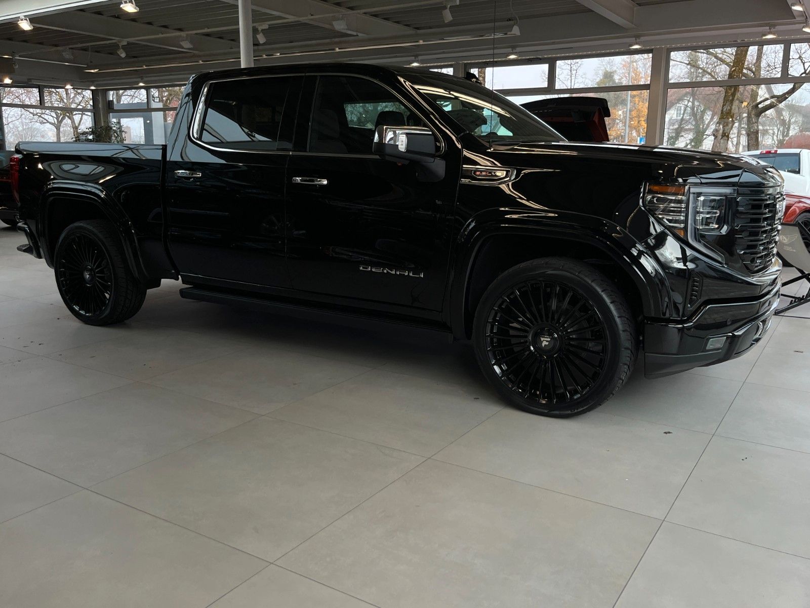 Fahrzeugabbildung GMC Sierra 1500 Denali Black 6.2 LPG*HeadUp*360°