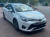 Toyota Avensis 1,8-l D T. Sports Team Standheizung... - Toyota Avensis: 1.8