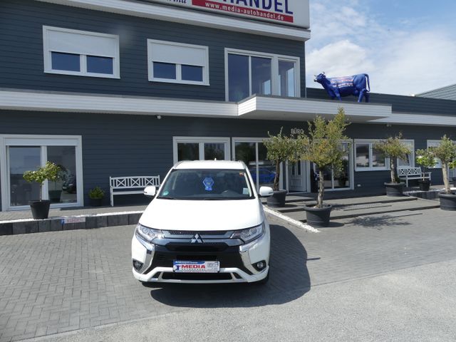 Mitsubishi Outlander PHEV 4WD