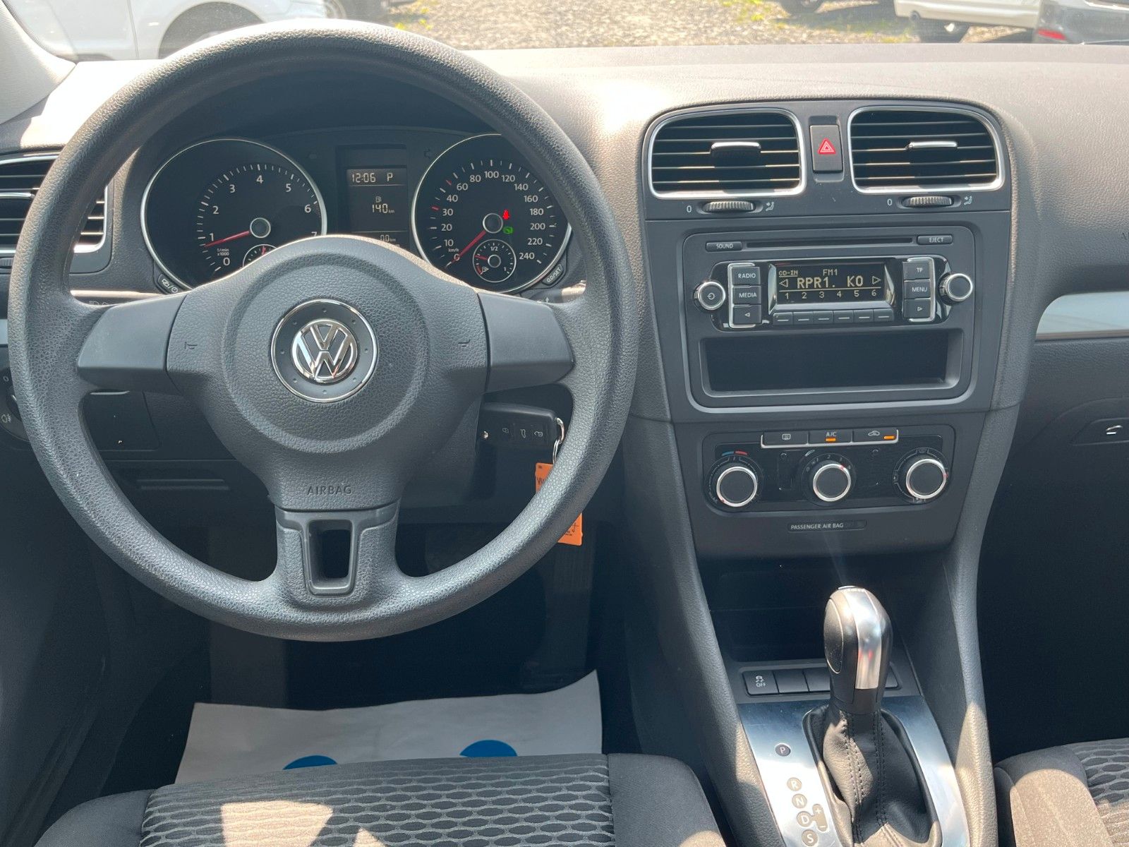 Fahrzeugabbildung Volkswagen Golf VI 1.2 TSI DSG Klima 1.HAND SCHECKHEFT PDC