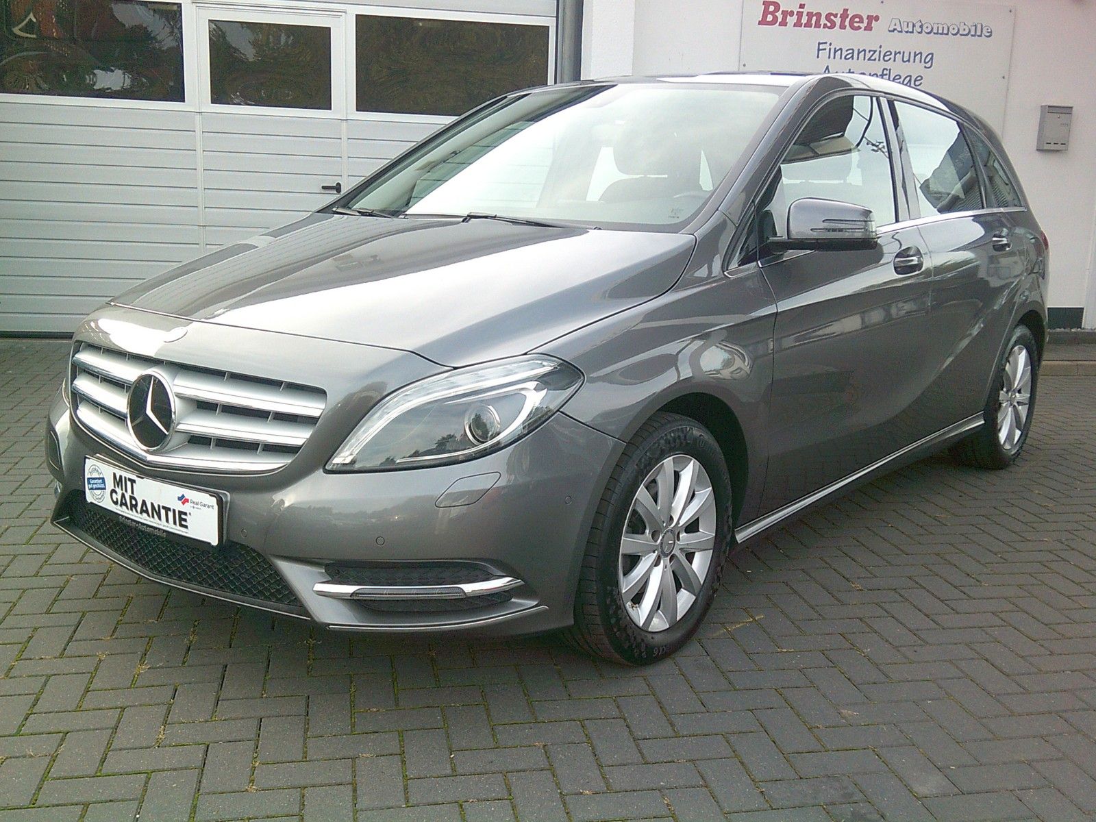 MERCEDES-BENZ B 180 AUTOMATIK NAVI, SHZ, PDC, RÜCKFAHRKAMERA