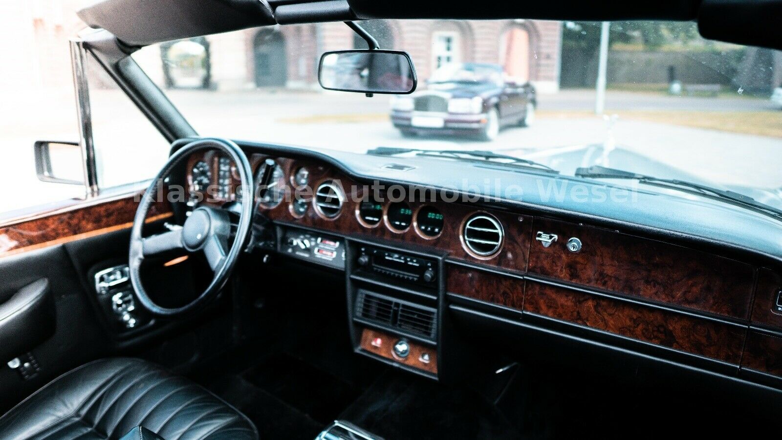 Fahrzeugabbildung Rolls-Royce Corniche/Deutsch mit orig. 13.636 km/Einzigartig