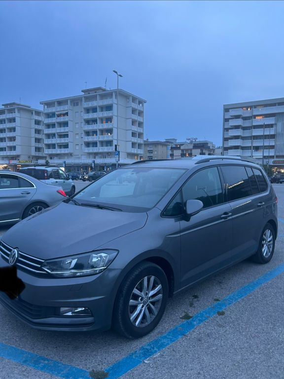 Image of Volkswagen Touran