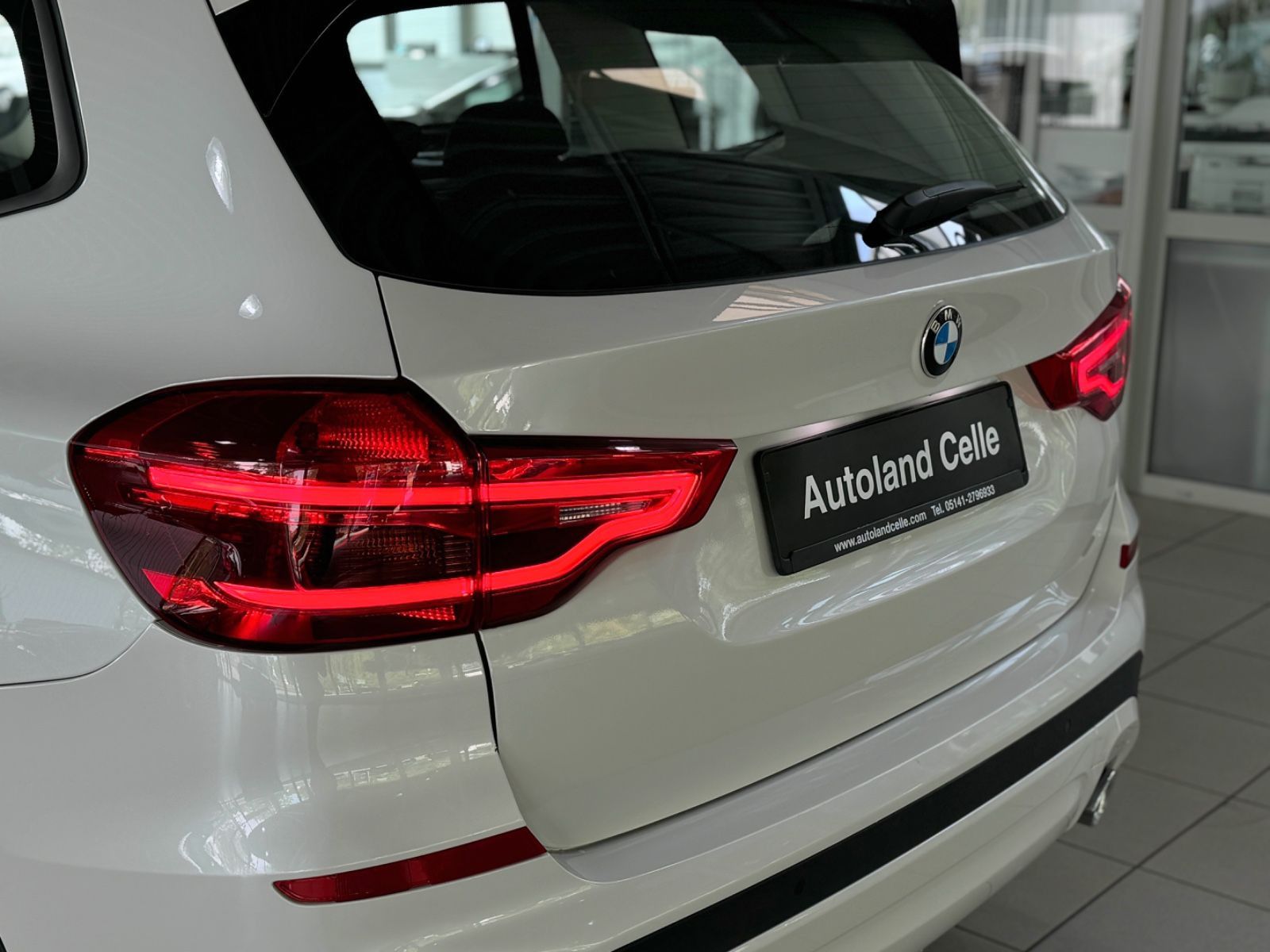 Fahrzeugabbildung BMW X3 xD20d Alarm PDC DAB Tempomat LED 18Zoll