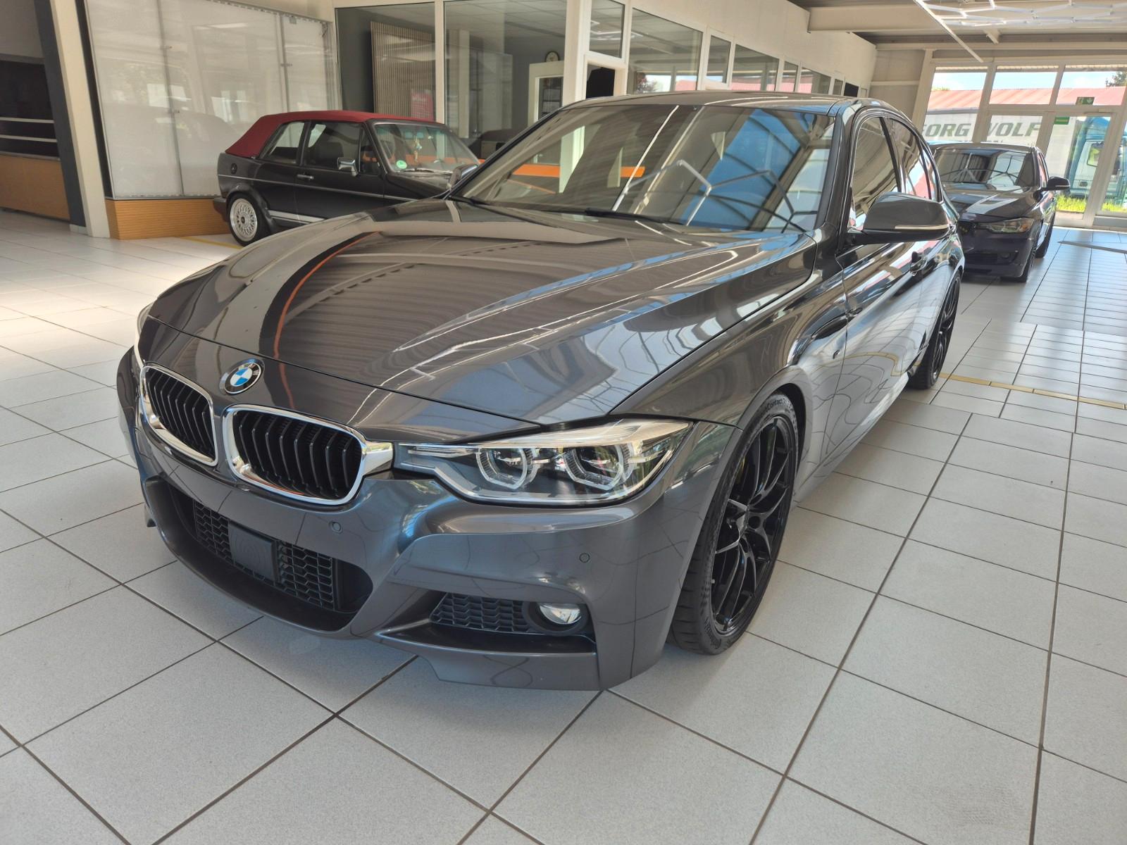 BMW 330 d xDrive M / HOLYHALL / DITUPA