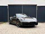 Porsche 992 Sportpaket Aventuringrün Garantie 12/28 - Porsche 992 mit Benzin-Antrieb: Coupe, Garantie