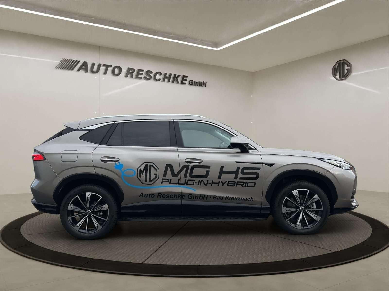 MG HS