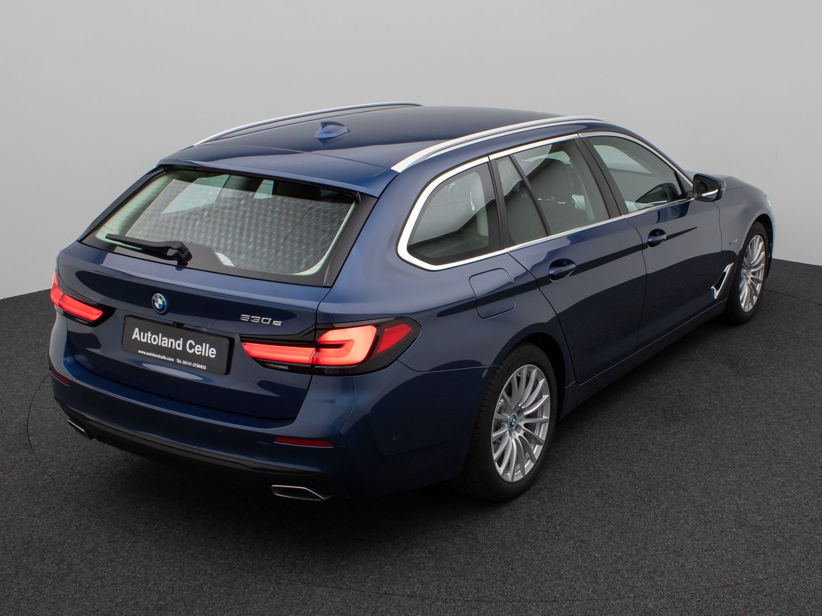 Fahrzeugabbildung BMW 530e Kamera Laser HUD DAB AHK Komfort Alarm ACC
