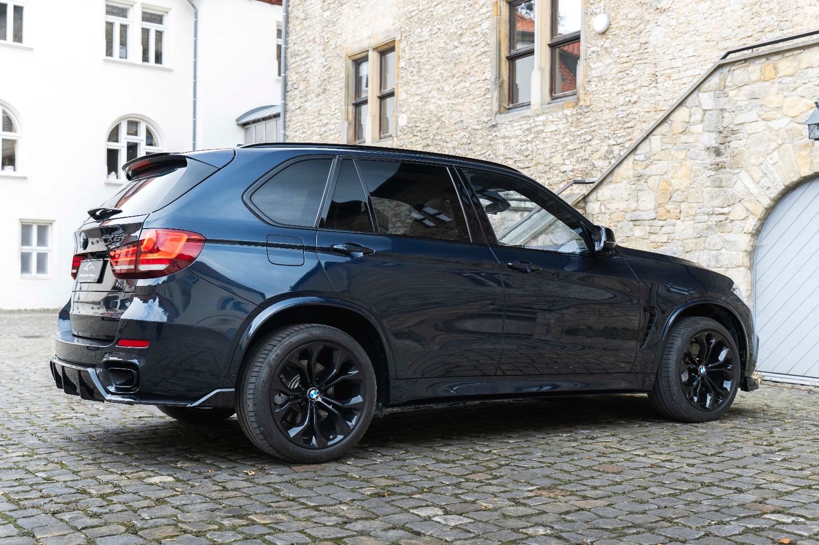 Fahrzeugabbildung BMW X5 xDrive50i Sportpaket ACC LED 360° HUD H&K