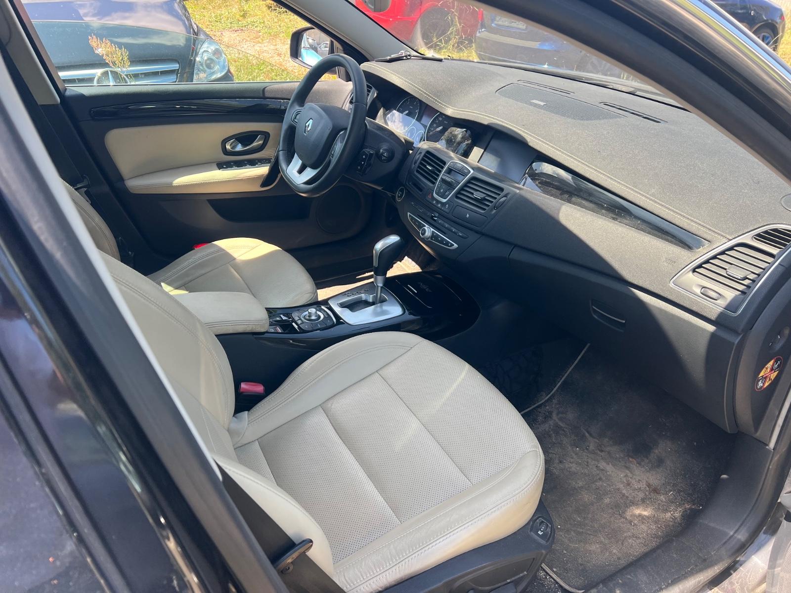 Renault Laguna 2011 — photo 7