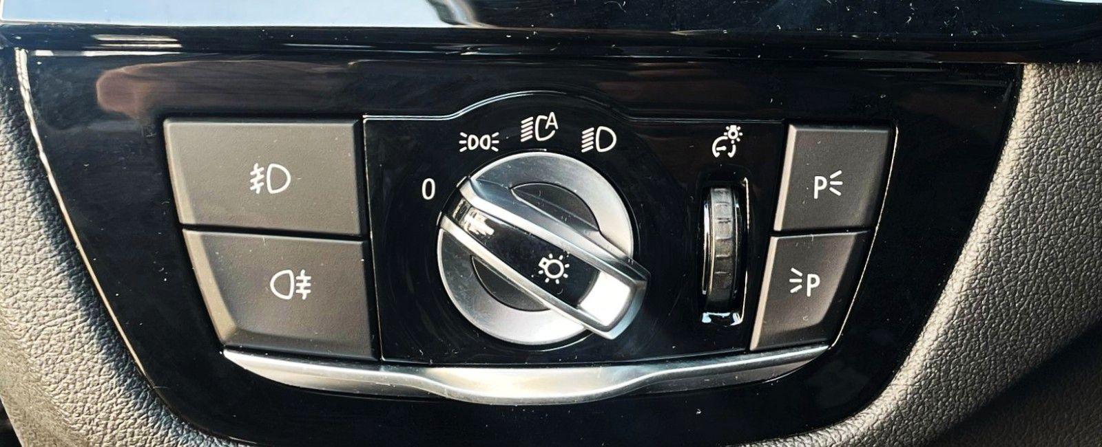 Fahrzeugabbildung BMW 540 d xDrive SAG M SPORT HUD KOMFORTSITZE  DDC