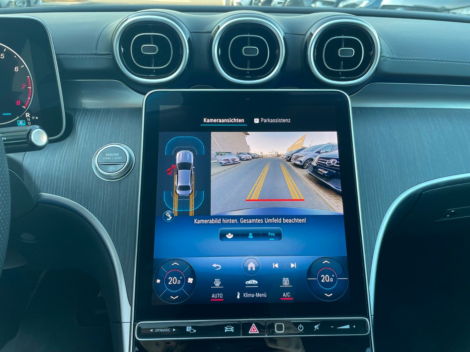 Fahrzeugabbildung Mercedes-Benz C 200 AMG AHK+Memory+Distr+R-Kamera+Keyless+19"