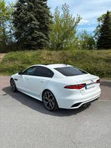 Jaguar XE P300 R-DYNAMIC HSE AWD *VOLL*