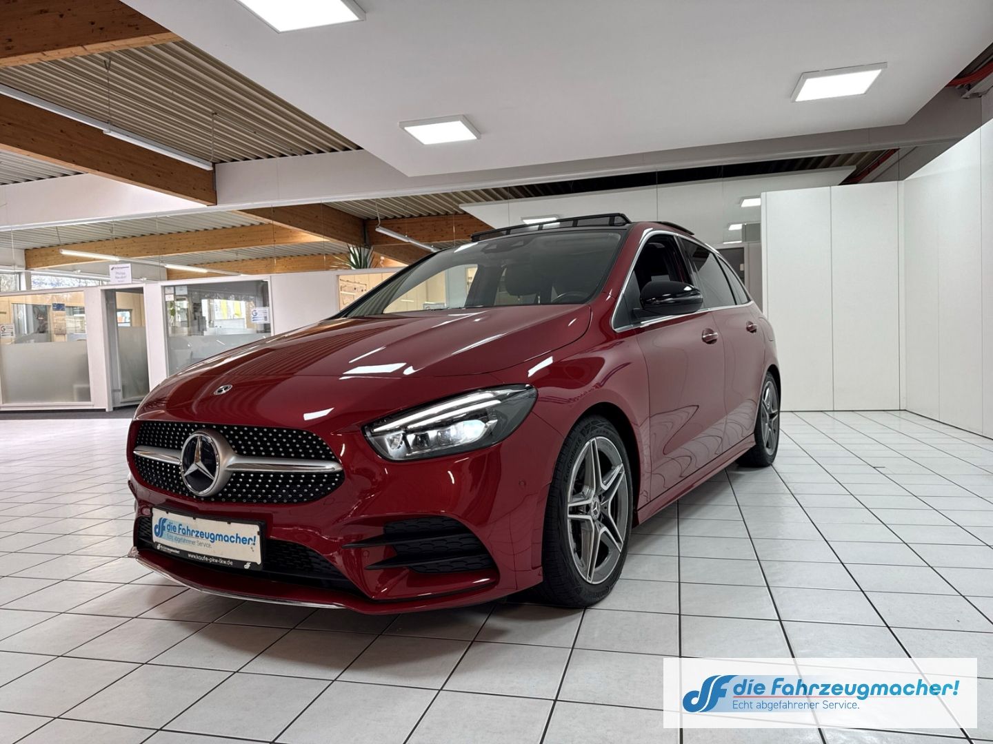 Fahrzeugabbildung Mercedes-Benz B 200 Sportpaket AHK-klappbar El. Panodach Navi